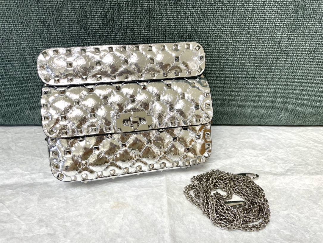 Valentino Garavani Rockstud Spike Small Chain Bag in Silver Supple Lambskin Nappa